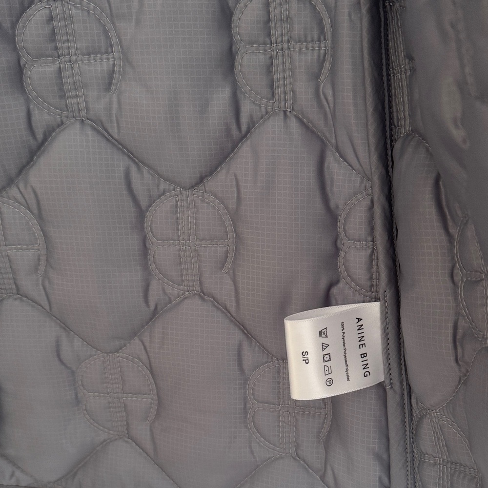 Anine Bing Quilted Vest with Pockets size small - Picture 3 of 4